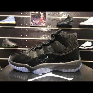 Air Jordan 11 Blackout (Prom Night)